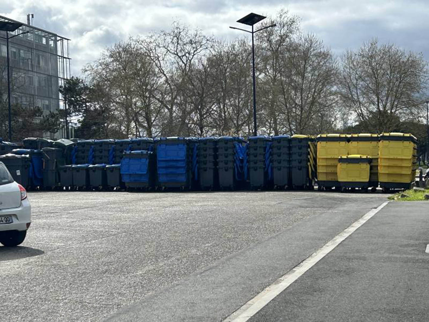Bacs déchets plastiques et cartons Azura recyclage