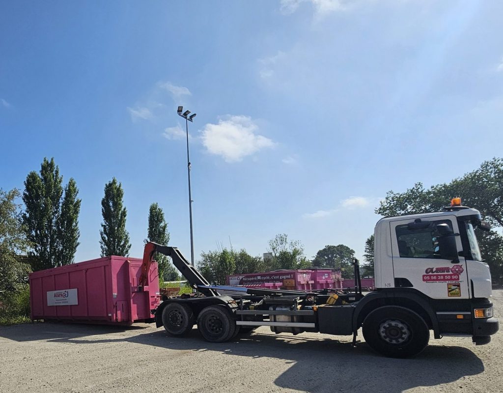 Camion polybenne grutable